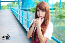 格仔短裙