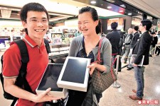 iPad 2行貨開售　迅速沽清