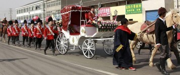 外媒︰中國無所不山寨 且看"中國版皇家婚禮"(組圖)