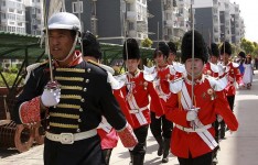 外媒︰中國無所不山寨 且看"中國版皇家婚禮"(組圖)